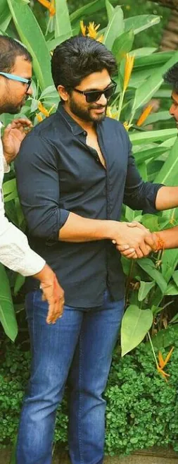Black Shirt Blue Jeans sunglasses outfit by Allu Arjun