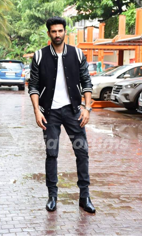 aditya roy kapoor in best outfit buy now