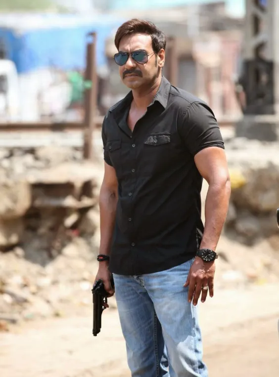 Black shirt outfit by Ajay Devgan