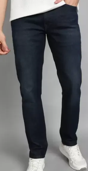 Dark blue jeans that goes on any outfit for man