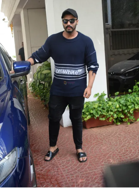 Cool outfit for winter by Arjun Kapoor