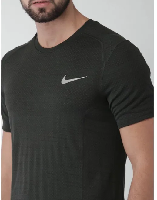nike black half sleeve tshirt for gym