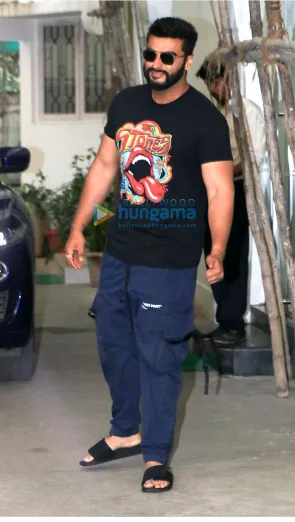 Black T Shirt And Cargo Pants