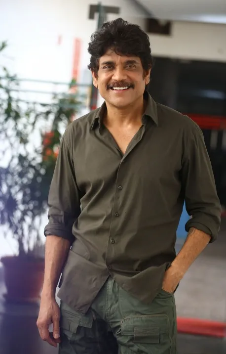 Nagarjuna outfit